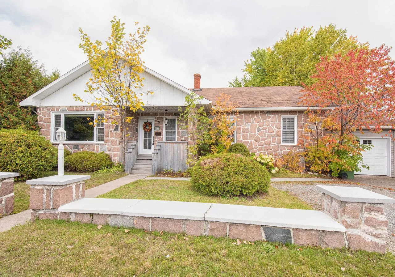 894 Av. Chapais — photo 3