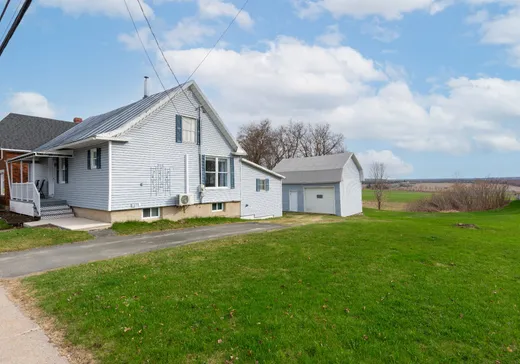 House for sale - 6054 Rue Principale, Saint-Félix-de-Kingsey, J0B 2T0