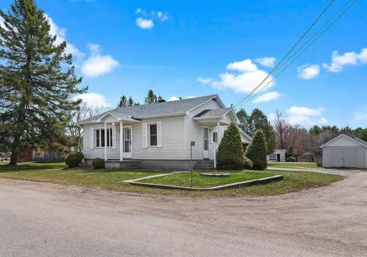 Bungalow à vendre - 3 Av. Palmer, Campbell's Bay, J0X1K0