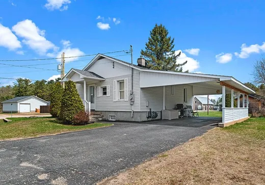 Maison à vendre - 3 Av. Palmer, Campbell's Bay, J0X 1K0