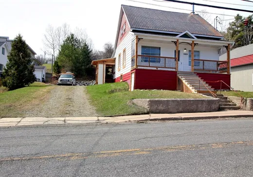 Un étage et demi à vendre - 1889 Rue Principale, Saint-Antonin, G0L2J0