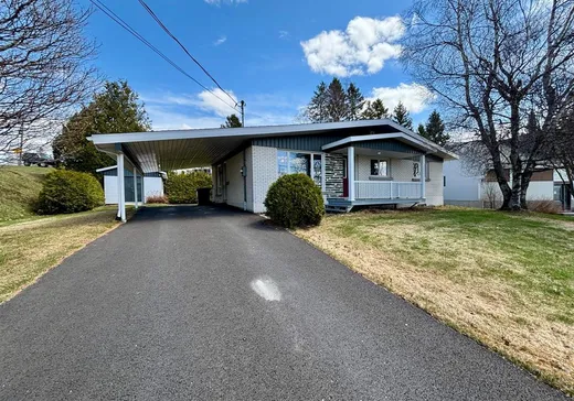 Bungalow for sale - 209 Rue Bernard, Lac-Etchemin, G0R1S0