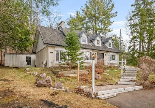 Two or more stories for sale - 1421 Rue des Pierrots, Sainte-Adèle, J8B3A5