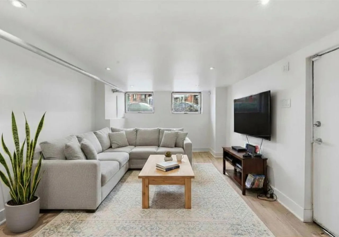 655 Av. Victoria, App. A — photo 2