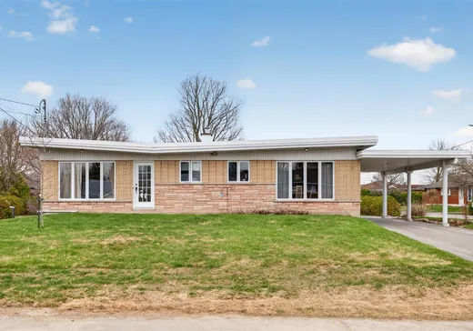 Bungalow à vendre - 32 Rue des Écoles, Saint-Esprit, J0K2L0