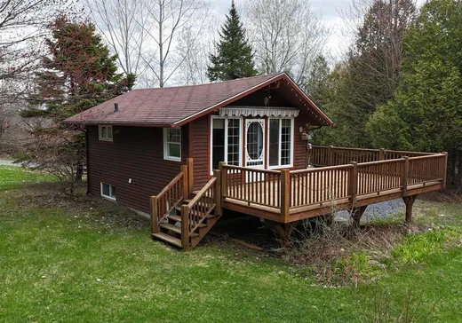 Bungalow for sale - 174 Rue Simard, St-Francois-Xavier-de-Brompton, J0B2V0