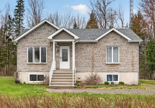 Maison à vendre - 425 Rue Lefebvre, Lefebvre, J0H 2C0