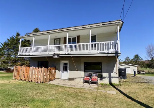 Maison à étages à vendre - 1499 Rue Principale, Asbestos, J0A1K0