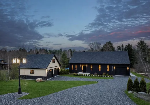 Bungalow à vendre - 2732 Rue des Galets, Magog, J1X0W6