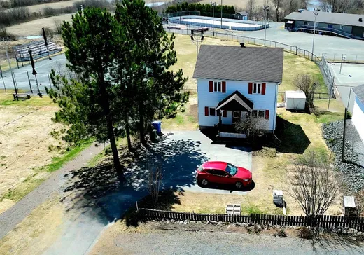 Maison à étages à vendre - 524 Rue Principale, St-Malachie, G0R4L0