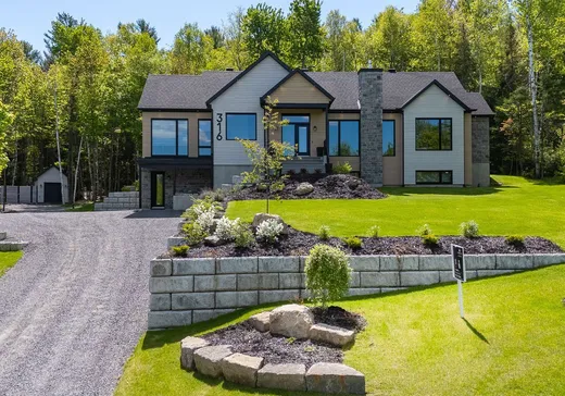 House for sale - 316 Ch. du Versant, Saint-Sauveur, J0R 1K0