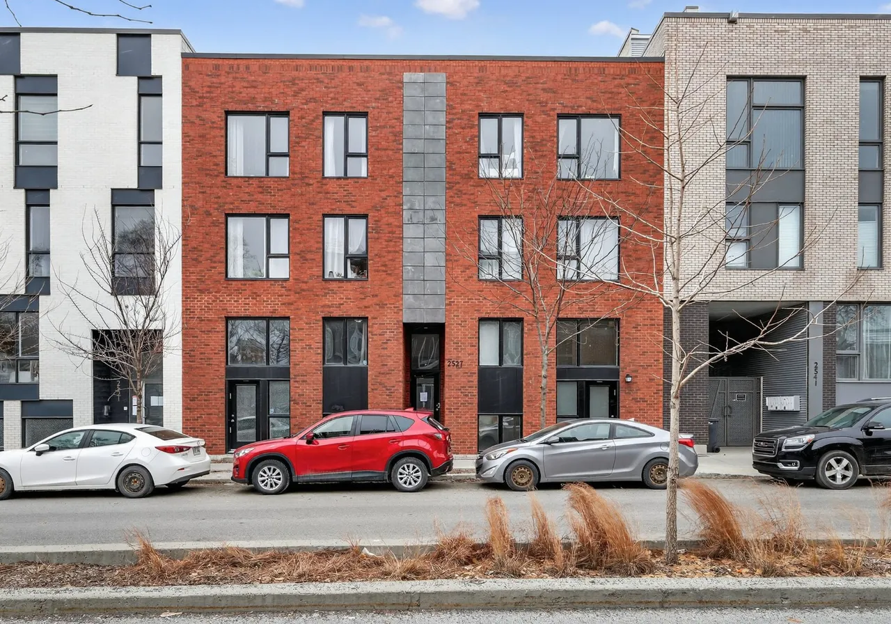 2527 Rue de Rouen — photo 1