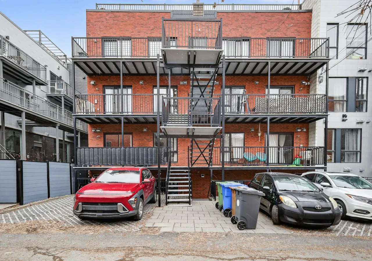 2527 Rue de Rouen — photo 3