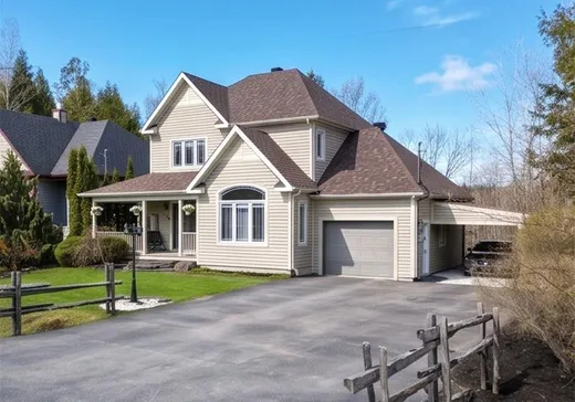 House for sale - 527 Av. des Dômes, Magog, J1X 7S4