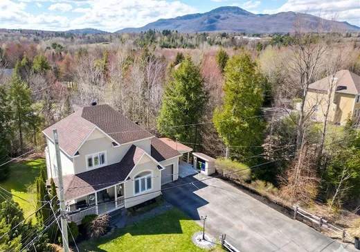 House for sale - 527 Av. des Dômes, Magog, J1X 7S4
