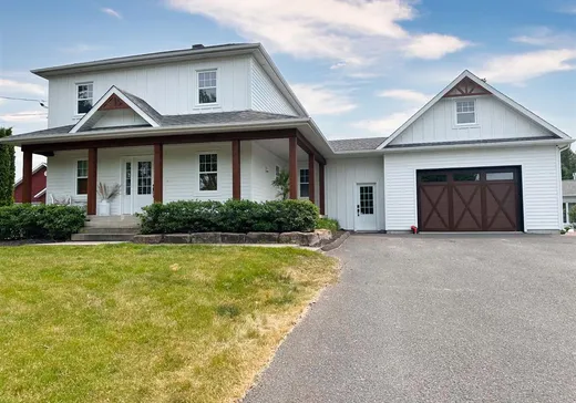 Maison à étages à vendre - 744 Rue Élisée, Drummondville, J2B8A8