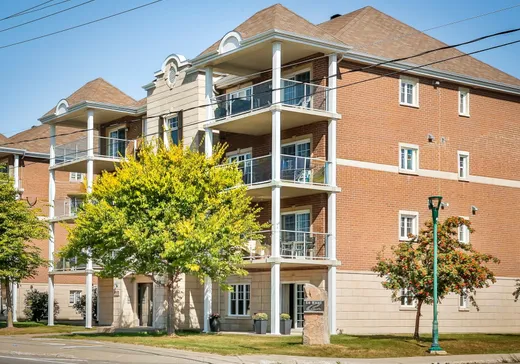 Condo à vendre - 4321 Boul. Le Corbusier, Laval (Sainte-Rose), H7L0G1