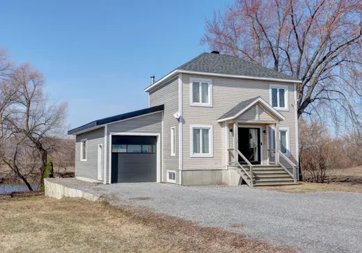 Maison à étages à vendre - 185 Rg de la Presqu'île, St-Damase, J0H1J0