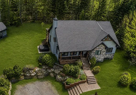 Maison à vendre - 702 Rue du Haut-Quartier, Val Morin, J0T 2R0