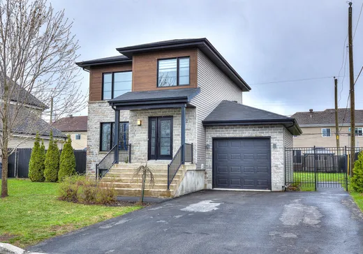 House for sale - 122 Av. Chamberry, Les Cedres, J7T 0G5