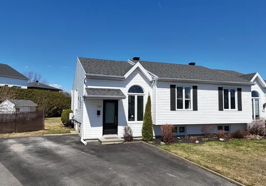 Bungalow à vendre - 2495 Rue Coursol, La Haute-Saint-Charles, G2B5G1