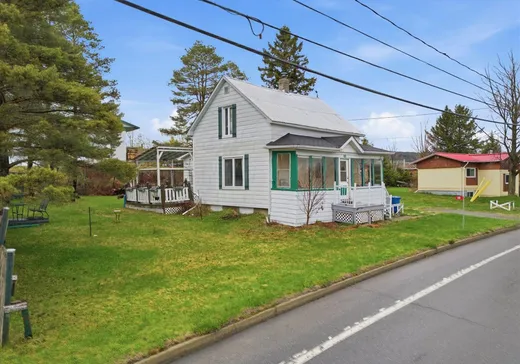 Maison à vendre - 69 Ch. Auckland, Saint-Isidore-de-Clifton, J0B 2X0
