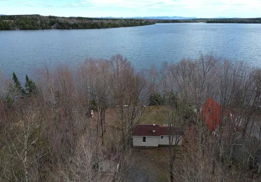 Bungalow à vendre - 137 Ch. Royer, Lac-Drolet, G0Y1C0