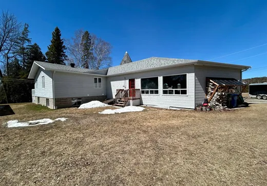 Maison à vendre - 1035 Ch. du Golf, Ville-Marie, J9V 1M5