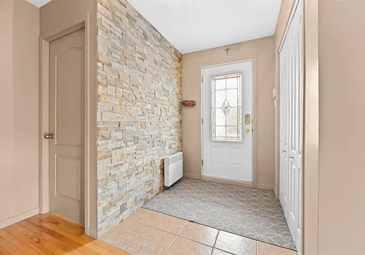 Maison à vendre - 183 Rue Radisson, St-Lambert-De-Lauzon, G0S 2W0