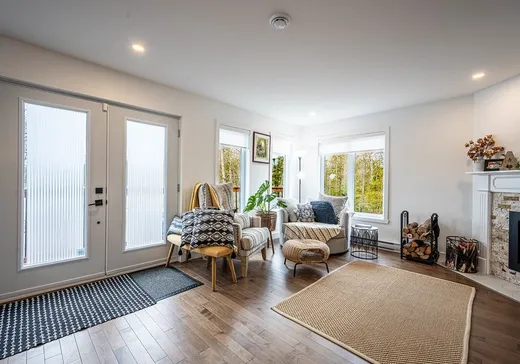 Maison à vendre - 137 Rue des Trembles, Sainte-Marguerite-du-Lac-Masson, J0T 1C0