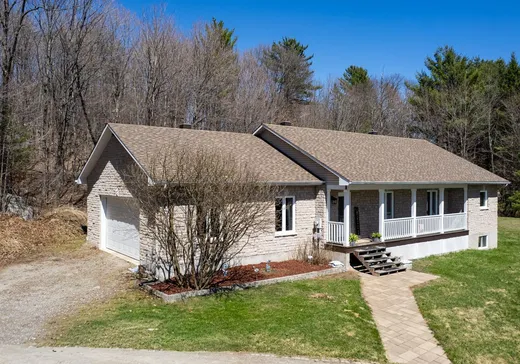 Maison à vendre - 215 Ch. Pink, Cantley, J8V 2Z6