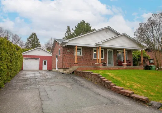 Maison à vendre - 1400 Rue du Baron, Fleurimont, J1E 1C8