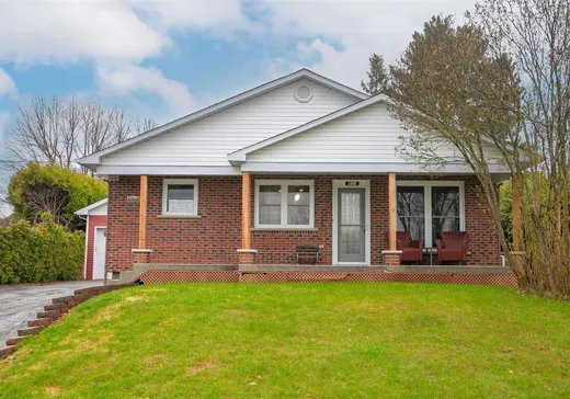 Maison à vendre - 1400 Rue du Baron, Fleurimont, J1E 1C8