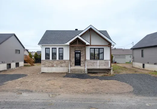 Bungalow for sale - 800 Rue du Campanile, Drummondville, J2B8W7