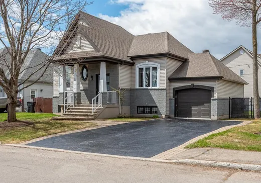 Bungalow for sale - 11 Rue Henri-Beau, Blainville, J7C5N9