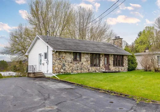 Bungalow à vendre - 632 Rue de Vichy, Rock Forest, J1N1Z1