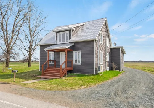 Maison à étages à vendre - 960 Rg St-Joseph, Saint-Célestin, J0C1G0