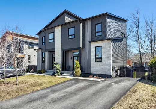 Maison à étages à vendre - 237 Rue des Écoliers, Granby, J2H2N7