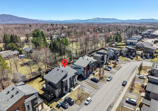 Maison à vendre - 237 Rue des Écoliers, Granby, J2H 2N7