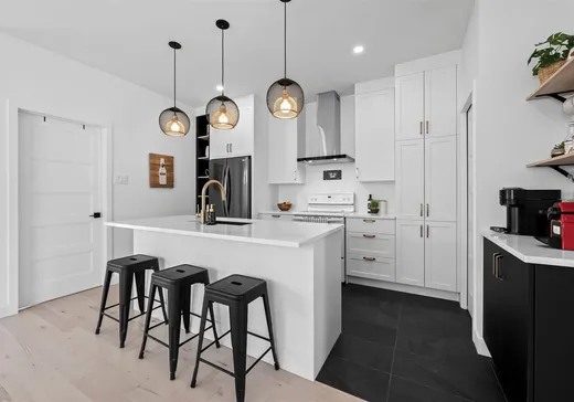 Maison à vendre - 516 Rue des Écoliers, Granby, J2H 2N7