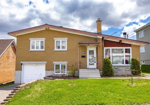 House for sale - 214 Rue St-Louis, Val des Sources, J1T 3E7