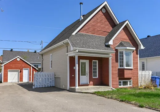 Maison à vendre - 2329 Boul. Lafontaine, Saint-Jérôme, J7Y 5H9