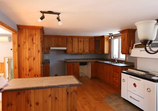 Fermette à vendre - 1194Z Rg Bourgchemin O., Saint-Hugues, J0H 1N0