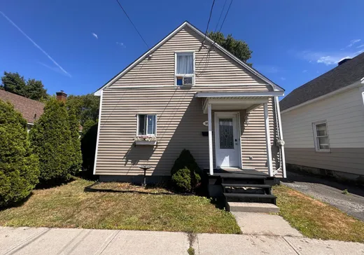 Maison à étages à vendre - 99 Rue Robinson S., Granby, J2G7L3
