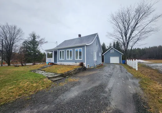 Maison à vendre - 385 Av. Centrale, Matane, G0J 3J0
