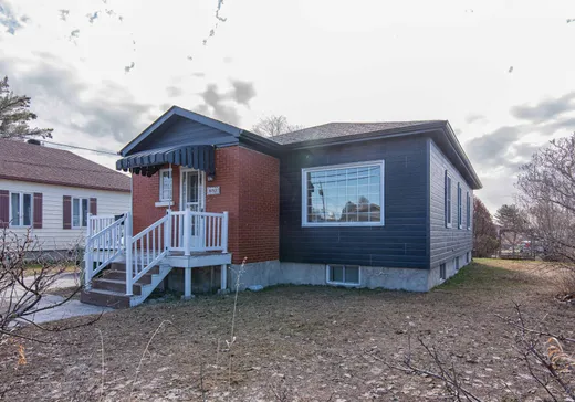 Two or more stories for sale - 852 6e Rue, Amos, J9P3W1