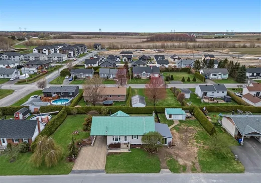 House for sale - 751 Rue St-Antoine, St-Cyrille-De-Wendover, J0C 1A0