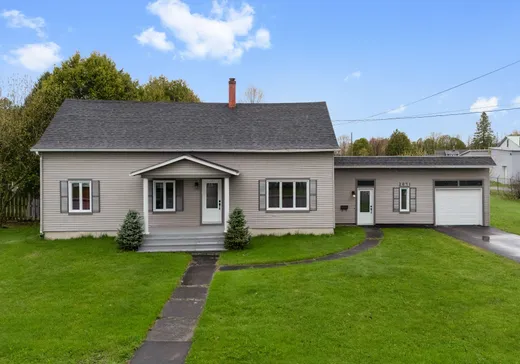 House for sale - 2071 Rue Dandenault, Lawerenceville, J0E 1W0