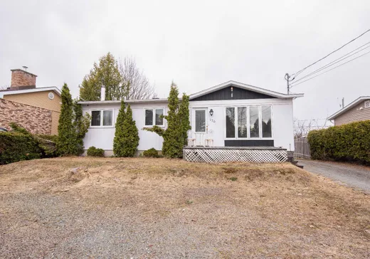 Maison à vendre - 176 Rue Lauzon, Val-d'Or, J9P 4M9