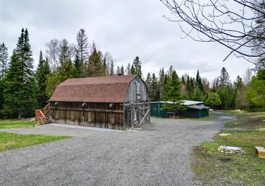 Maison à vendre - 1015 Ch. Tamaracouta, Saint-Sauveur, J0R 1A0